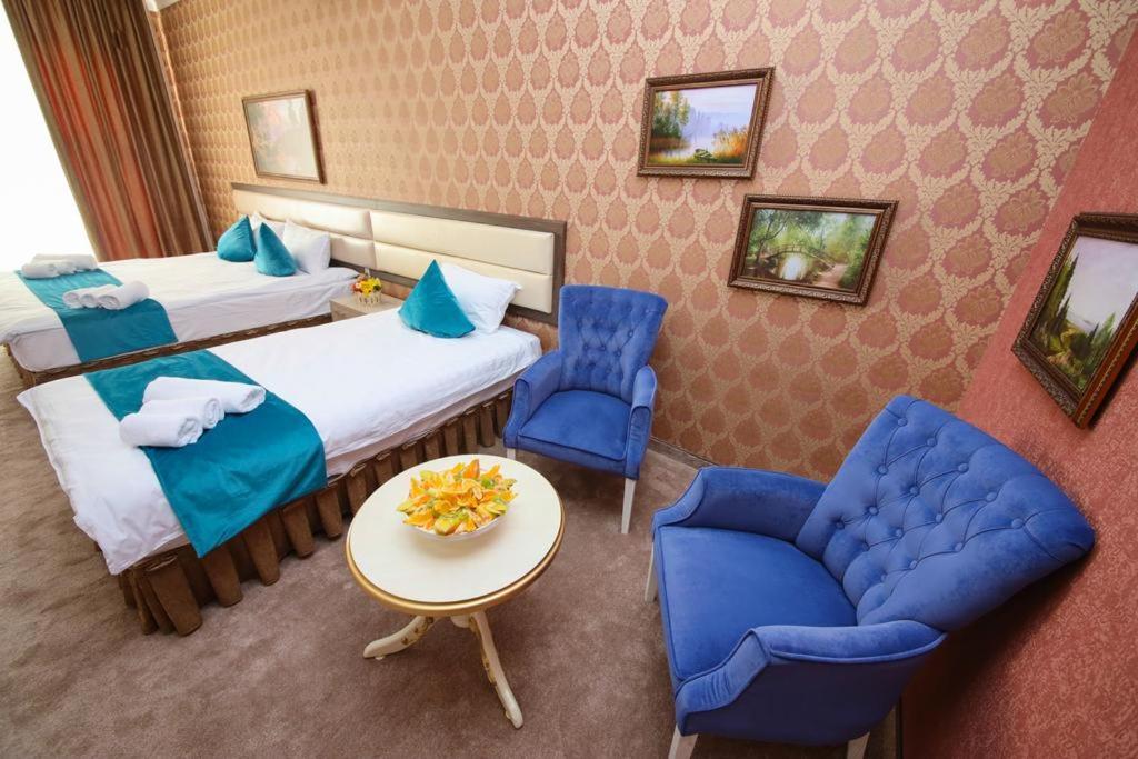 Hotel Globus Tasken Kültér fotó