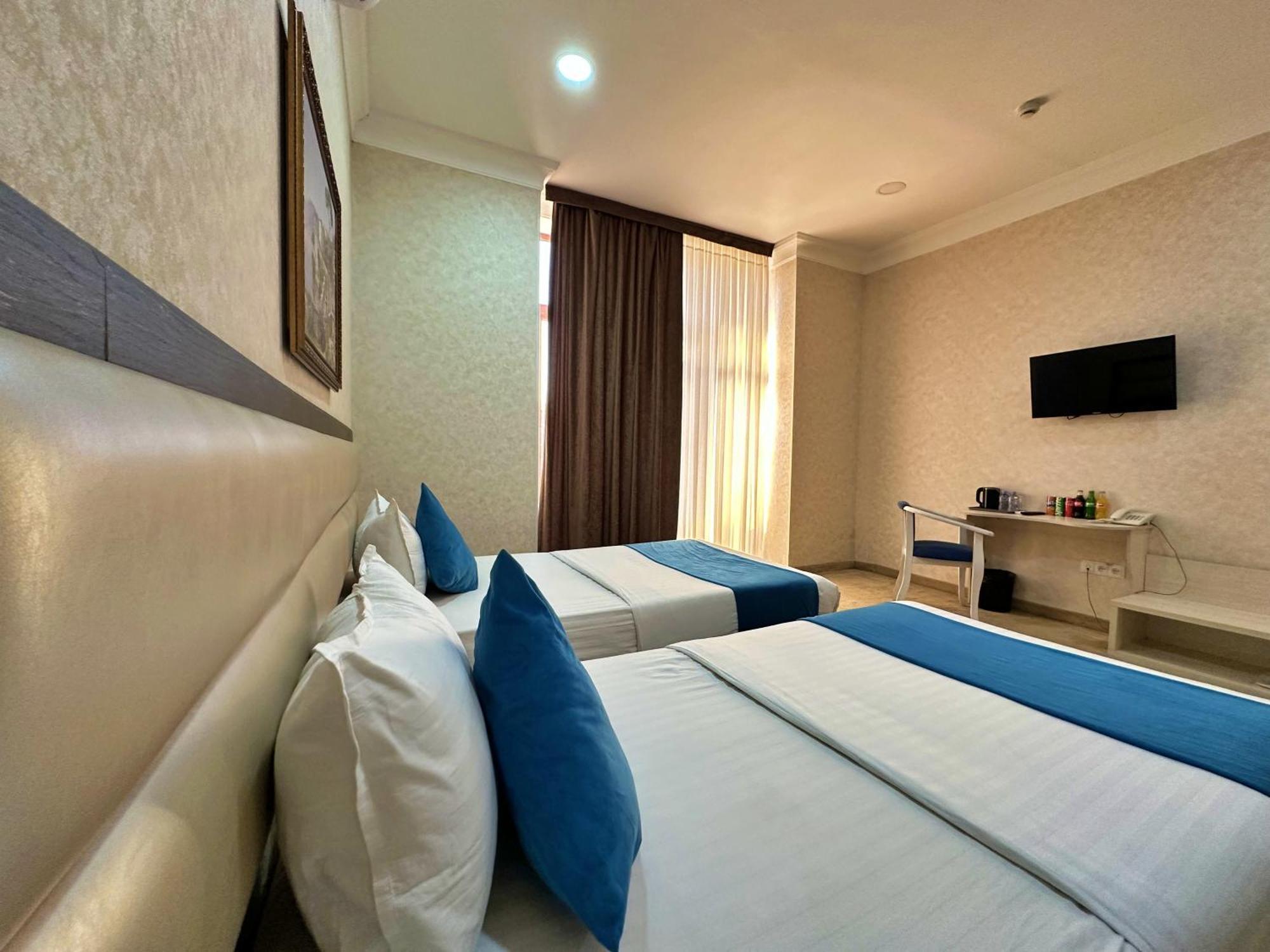 Hotel Globus Tasken Kültér fotó
