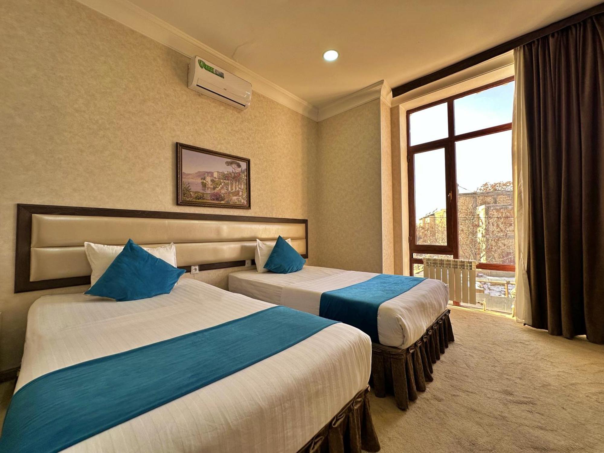 Hotel Globus Tasken Kültér fotó